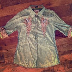 Roar 3/4 length sleeve shirt